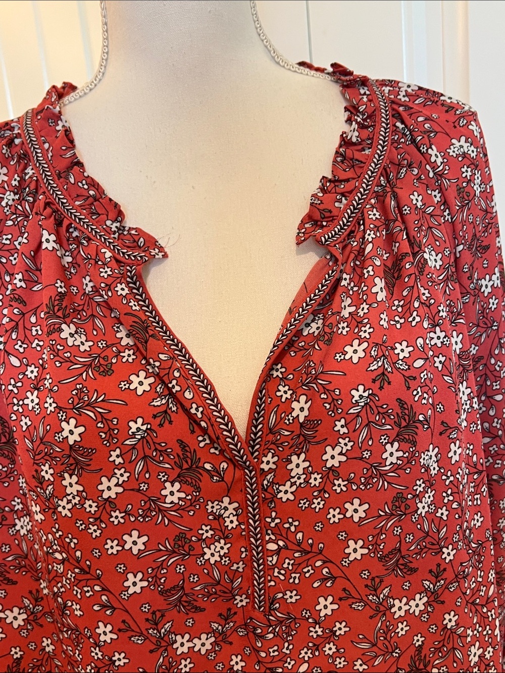 Max Studio 1X Coral Floral Peasant Blouse | Ruffle Split Neck Boho Top Plus Size - Picture 4 of 16